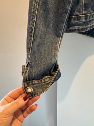 Giacca di jeans decorata Veste una L
