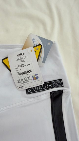 Conjunto Deportivo Basalú Fit Blanco y Negro