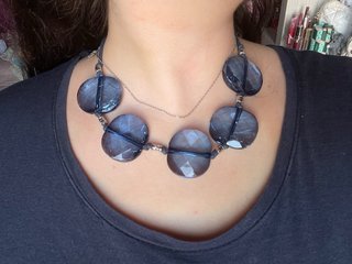 Collar vintage azul y plateado con cuentas grandes