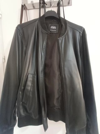Cazadora bomber Zara piel Talla L