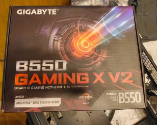 Gigabyte B550 gaming X V2, Ryzen7 5700X, disipador