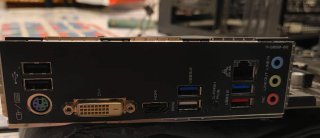 Gigabyte B550 gaming X V2, Ryzen7 5700X, disipador