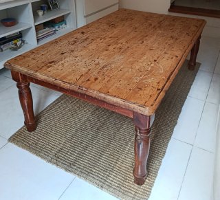 Mesa de centro de madera rústica