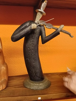 Escultura Abstracta de Violinista