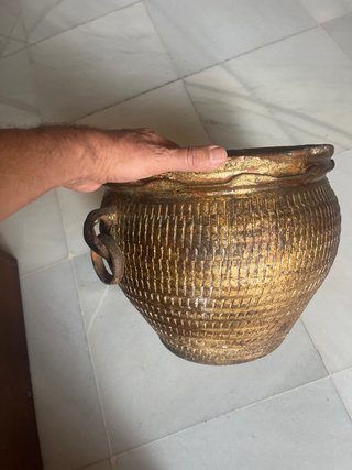 Maceta Antigua de Barro