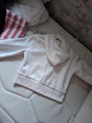 Sudadera con Cremallera y Capucha