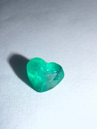 Esmeralda Natural 0,80ct Talla Corazón