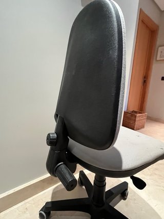 Silla de escritorio gris