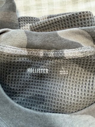 Jersey Hollister Camuflaje. Nuevo. Talla L