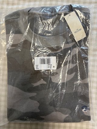 Jersey Hollister Camuflaje. Nuevo. Talla L