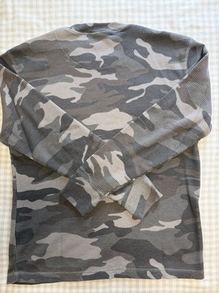 Jersey Hollister Camuflaje. Nuevo. Talla L