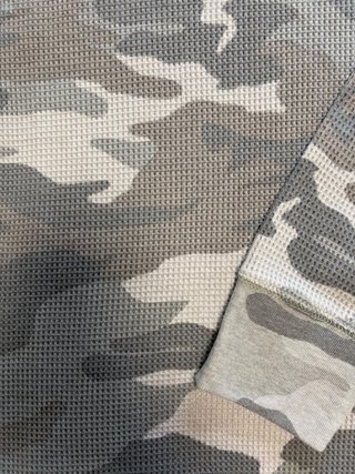 Jersey Hollister Camuflaje. Nuevo. Talla L
