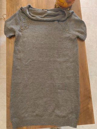 Vestido Elogy gris con pedrería