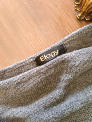 Vestido Elogy gris con pedrería