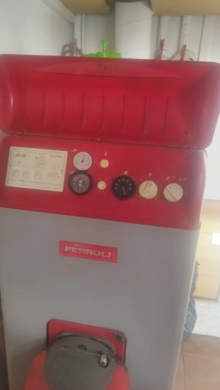 Caldera Ferroli con depósito 1000L