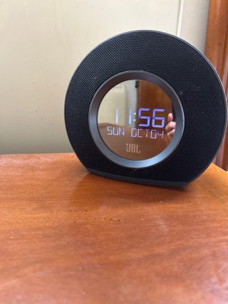 Radio Despertador JBL con Bluetooth
