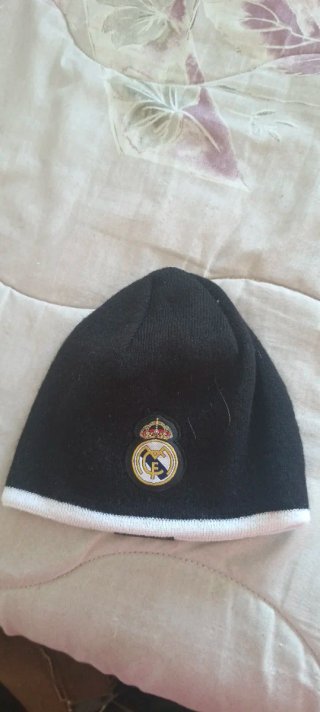 Gorro Real Madrid Bebé Negro y Blanco