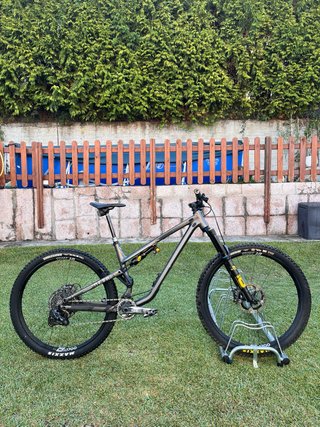 Commencal Meta TR V4 Ohlins AXS