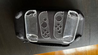 Nintendo Switch V2 + MicroSD + 4 Mandos + Funda