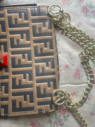 Bolso Fendi con cadena