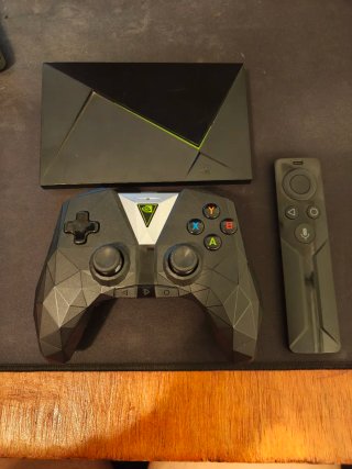 Nvidia Shield TV con Mando y Control Remoto