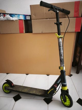 Patinete Oxelo Negro y Verde