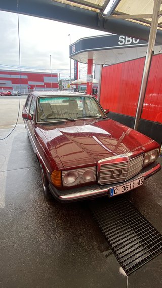 Mercedes-Benz 200d año 1977