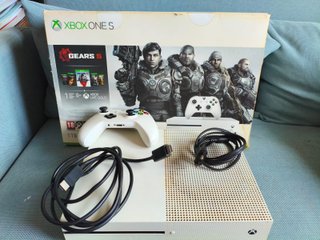 Xbox One S 1TB Blanca + Mando + Caja