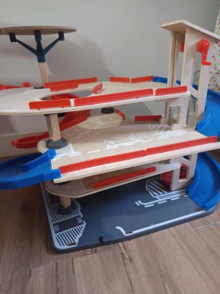 Parking de madera para coches
