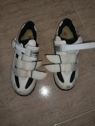 Zapatillas Shimano Talla 37  Blancas con calas spd