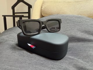 Gafas de Sol Tommy Hilfiger 2368/S Negras