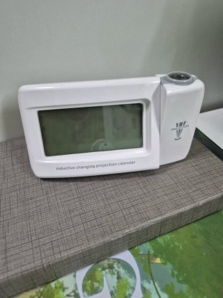 Reloj Despertador Digital con Proyector