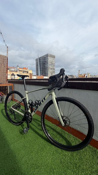Bicicleta Giant Gravel Revolt 2021