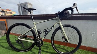Bicicleta Giant Gravel Revolt 2021