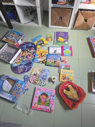 Patrulla canina. Puzzles. Libros. Juego de mesa.