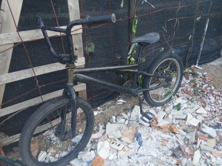 Bicicleta BMX Negra