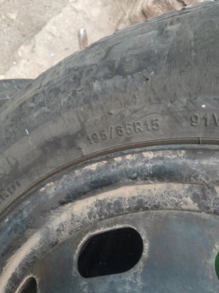 2 Neumáticos Michelin con Llantas de Acero