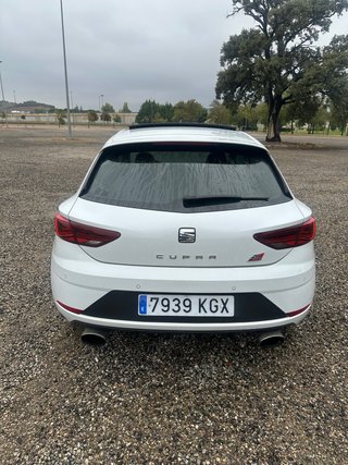 SEAT Leon cupra 300