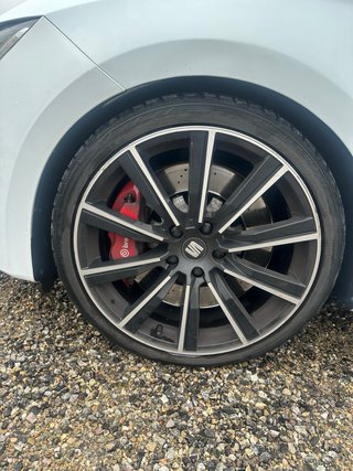 SEAT Leon cupra 300