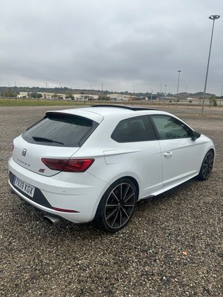 SEAT Leon cupra 300