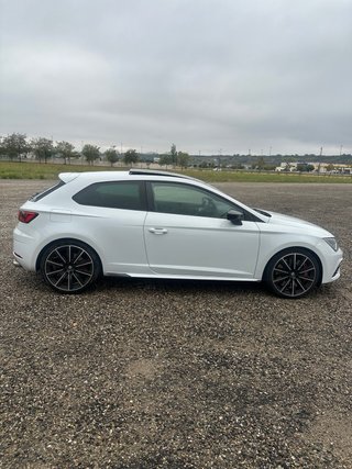 SEAT Leon cupra 300