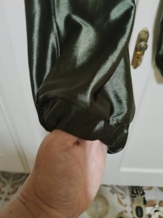 Pantalón de raso con bolsillos
