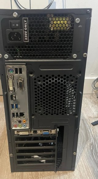 Caja PC Nox con Tarjeta GeForce 8400 GS