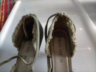 Zapatos de mujer con pedrería