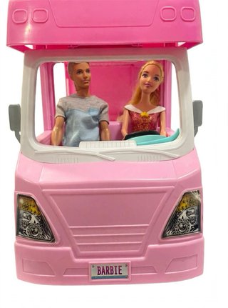 Autocaravana Barbie DreamCamper y familia