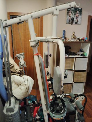 Maquina de gimnasio marca domyos