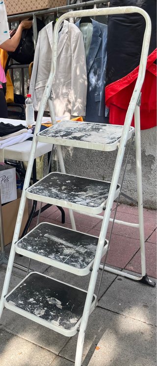 Escalera de Hierro de 4 Peldaños