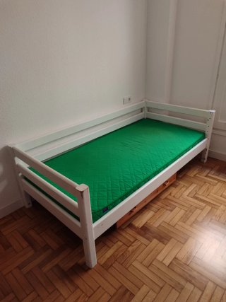 Cama individual con colchón, somier y cajón