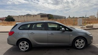 Opel Astra 2011