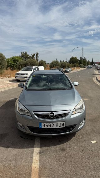 Opel Astra 2011